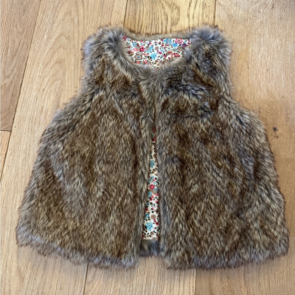 Girl’s Faux Fur Vest 5/6